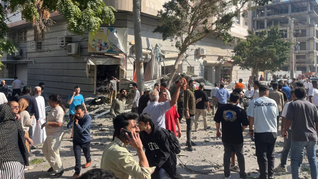 Διαδοχικές εκρήξεις στο Ιράν – Ζημιές σε οκταώροφο κτίριο και τέσσερις νεκροί (Εικόνες & Βίντεο)