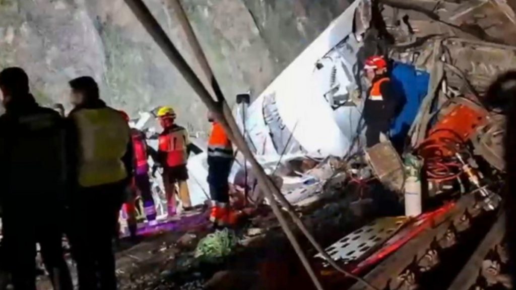 Το μήνυμα αλληλεγγύης του υπουργείου Εξωτερικών για το τραγικό σιδηροδρομικό δυστύχημα στην Ισπανία