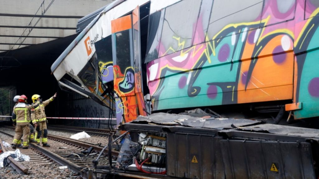 Το μεγαλύτερο συνδικάτο μηχανοδηγών στην Ισπανία καλεί σε απεργία λόγω των συνεχόμενων εκτροχιασμών τρένων