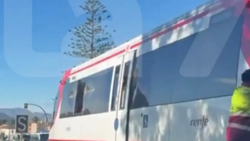 Ισπανία: Νέο σιδηροδρομικό ατύχημα – Τρένο συγκρούστηκε με γερανό, ένας τραυματίας σε σοβαρή κατάσταση (βίντεο)