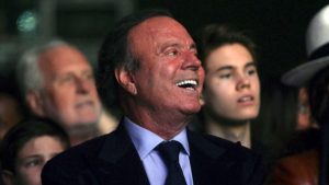 Χούλιο Ιγκλέσιας: Χαρακτηρίζει εντελώς ψευδείς τις σοβαρές καταγγελίες δύο πρώην υπαλλήλων του