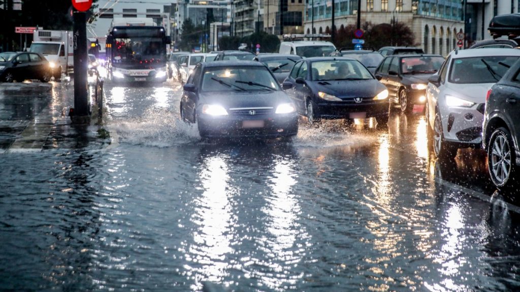 Κακοκαιρία-Πρόβλεψη Τσατραφύλλια: Αύριο μετά τις 10 το πρωί θα ρίξει το νερό ενός μήνα και περισσότερο