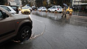 Σε εξέλιξη η κακοκαιρία Kristin: Καταιγίδα και χαλάζι στην Αθήνα – Τι περιμένουμε τις επόμενες ώρες