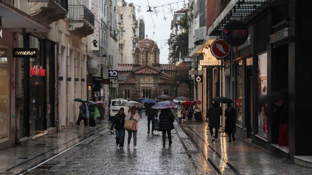 Καιρός: Ισχυρές βροχές στην Αττική την Πέμπτη, το Σάββατο και την Κυριακή – Η προειδοποίηση Τσατραφύλλια