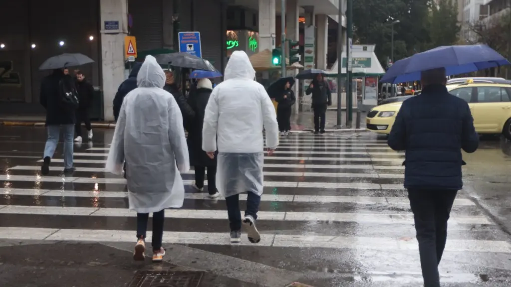 Παραμένει η κακοκαιρία και την Δευτέρα 16/2 – Έρχεται νέο κύμα εξπρές από την Τρίτη