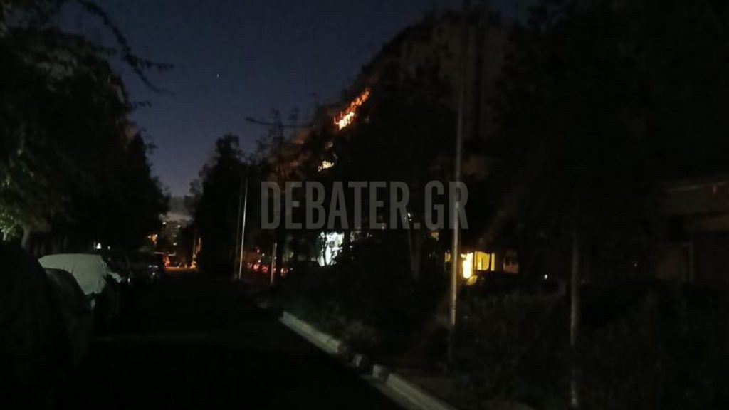 Καλλιθέα: «Βυθισμένη» στο σκοτάδι η οδός Σκρα – «Εδώ και έναν μήνα ο Δήμος μάς αγνοεί»