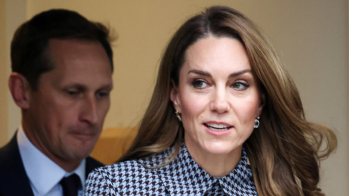 Κέιτ Μίντλετον: Παρουσίασε το πρώτο παλτό που φέρει τη δική της σχεδιαστική υπογραφή (pics)