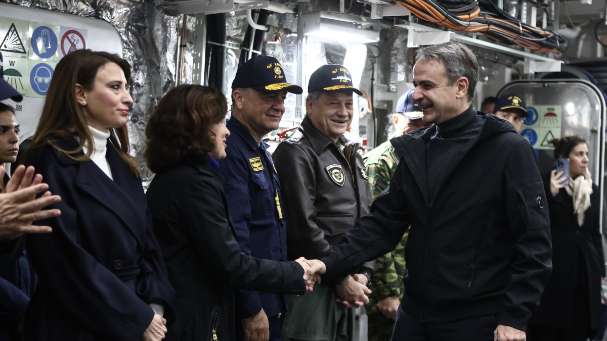 Στη φρεγάτα «Κίμων» Τασούλας, Μητσοτάκης, Δένδιας (φωτογραφίες)