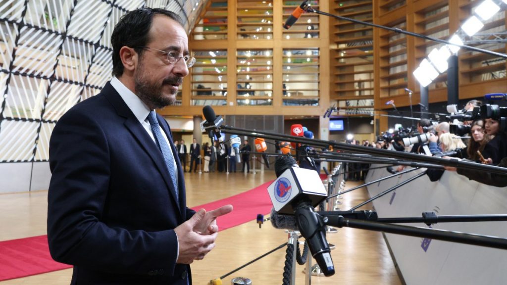 Τριγμοί στο πολιτικό σκηνικό της Κύπρου μετά το βίντεο με τις μίζες στο προεδρικό μέγαρο – Στις έρευνες η ΚΥΠ, βλέπουν ρωσικό δάχτυλο