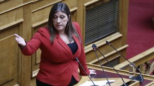 Κωνσταντοπούλου: “Δεν είναι πολιτική μου αντίπαλος η κ. Καρυστιανού – Συνεχίζουμε τη μάχη μας για τα Τέμπη”