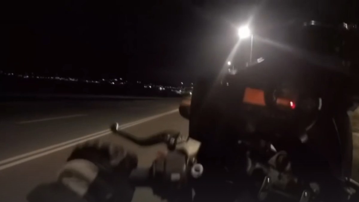 Συλλήψεις για κόντρες στη λεωφόρο Αθηνών – Έτρεχαν με ιλιγγιώδη ταχύτατα και έκαναν σούζες, το ιντερνετικό κάλεσμα που τους “πρόδωσε” (βίντεο)