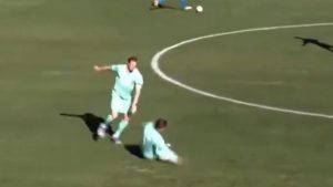 Γιώργος Κούτσιας: Δέχθηκε απίστευτη επίθεση από συμπαίκτη του στη διάρκεια φιλικού αγώνα (Βίντεο)