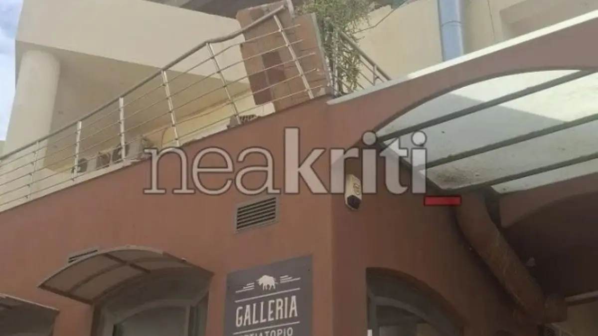 Κρήτη: Αποπνικτική ατμόσφαιρα από την αφρικανική σκόνη – Έπεσε τοίχος στη Νέα Αλικαρνασσό από τους θυελλώδεις ανέμους