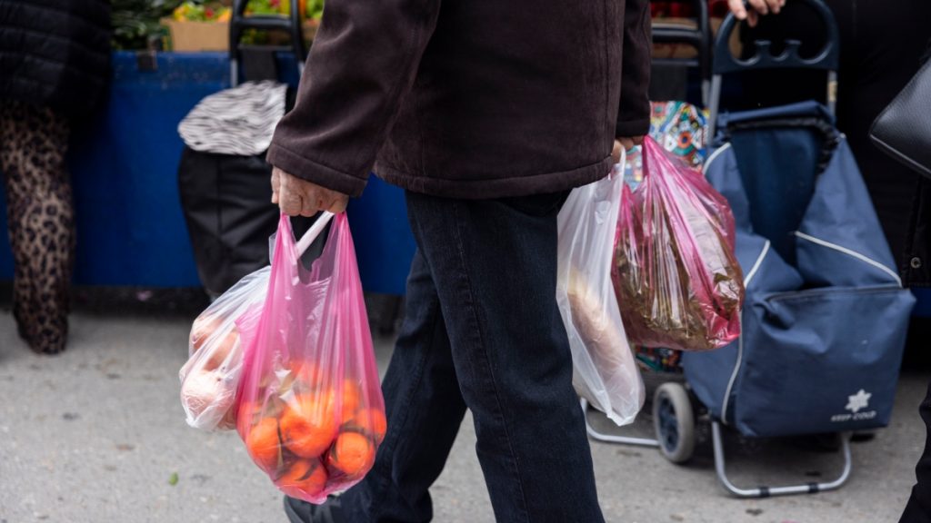 Από σήμερα η επ’ αόριστον απεργία στις λαϊκές αγορές – Σχέδιο για συμβολικούς αποκλεισμούς λαχαναγορών