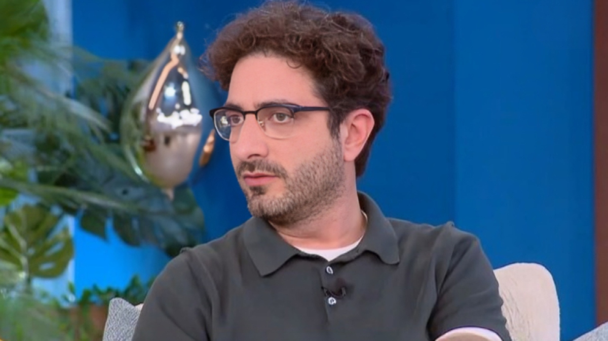 Φισφής: «Stand-up comedian είμαι, δεν αισθάνομαι ηθοποιός»