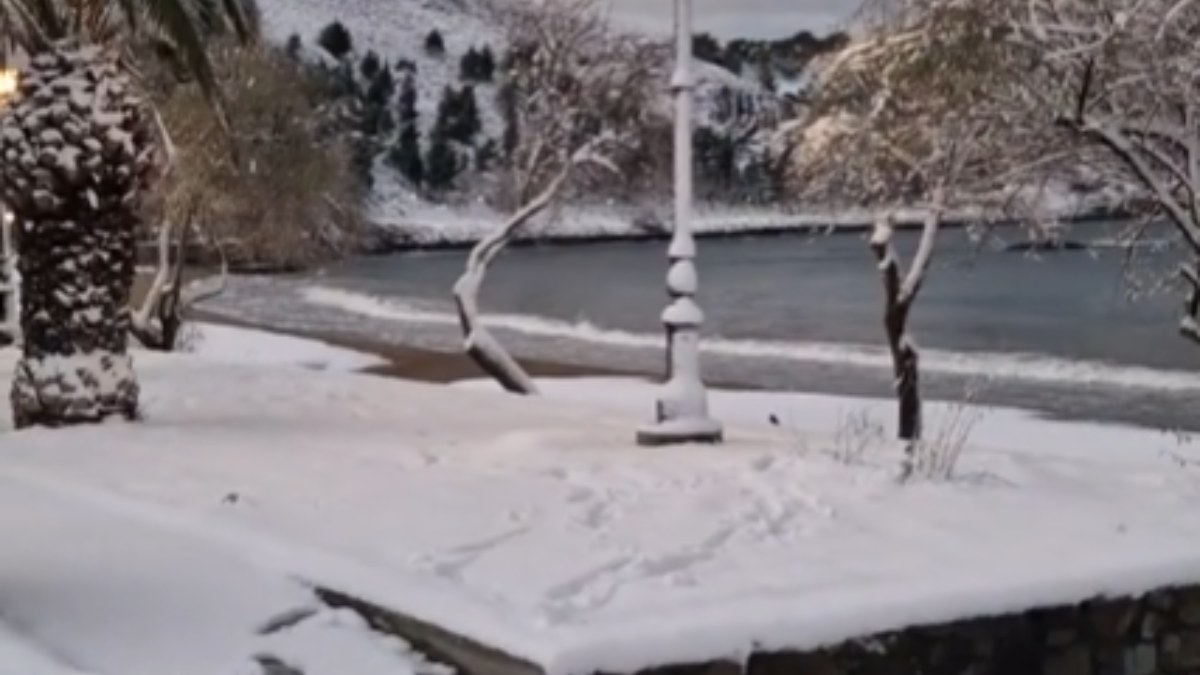 Η Λήμνος ντύθηκε στα λευκά – Δείτε εντυπωσιακές εικόνες (Βίντεο)