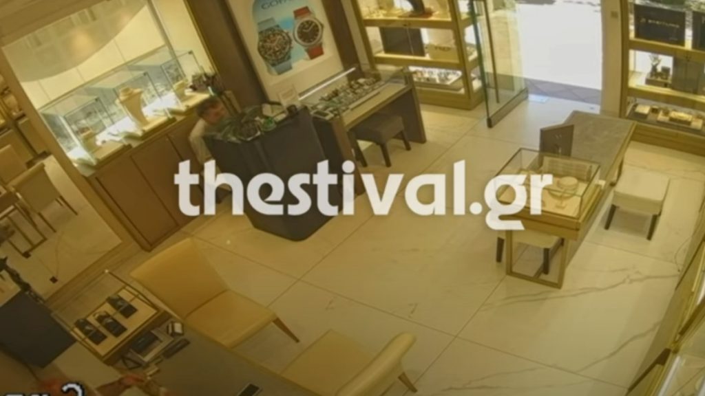 Χαλκιδική: Πώς οι «Ροζ Πάνθηρες» κατάφεραν να αρπάξουν 580.000 ευρώ μέσα από κοσμηματοπωλείο – Καρέ καρέ η δράση τους