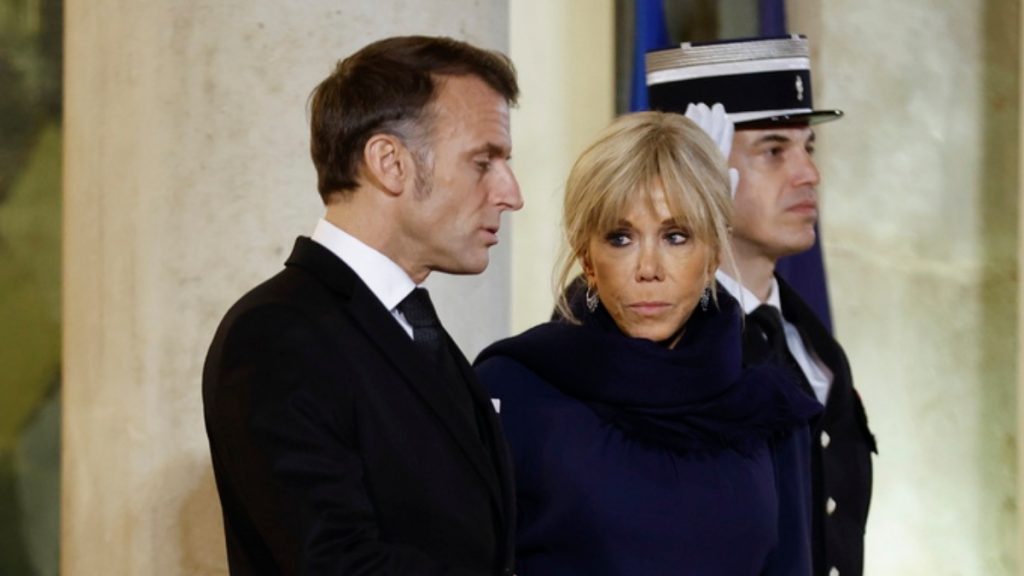 Καταδικάστηκαν για διαδικτυακό εκφοβισμό 10 άτομα που διέδιδαν ψευδώς ότι η Μπριζίτ Μακρόν γεννήθηκε άνδρας 