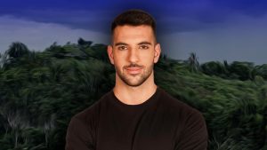 Μάνος Μαλλιαρός – Το βιογραφικό του παίκτη του Survivor από την ομάδα των Επαρχιωτών