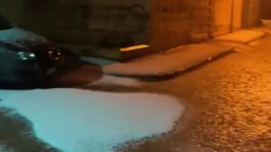 Μάλτα: Σφοδρή χαλαζόπτωση «έθαψε» δρόμους και αυτοκίνητα (Βίντεο)