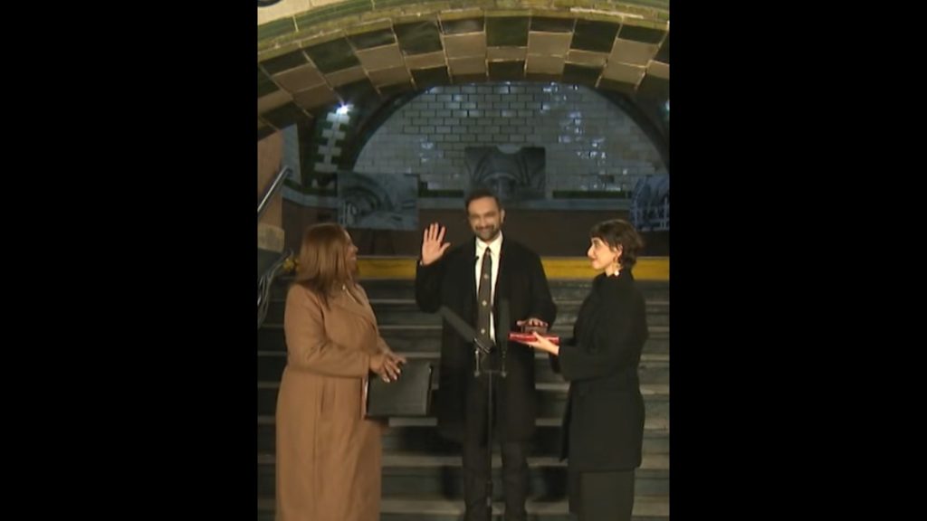 Ο Ζοχράν Μαμντάνι ορκίστηκε δήμαρχος της Νέας Υόρκης (βίντεο)