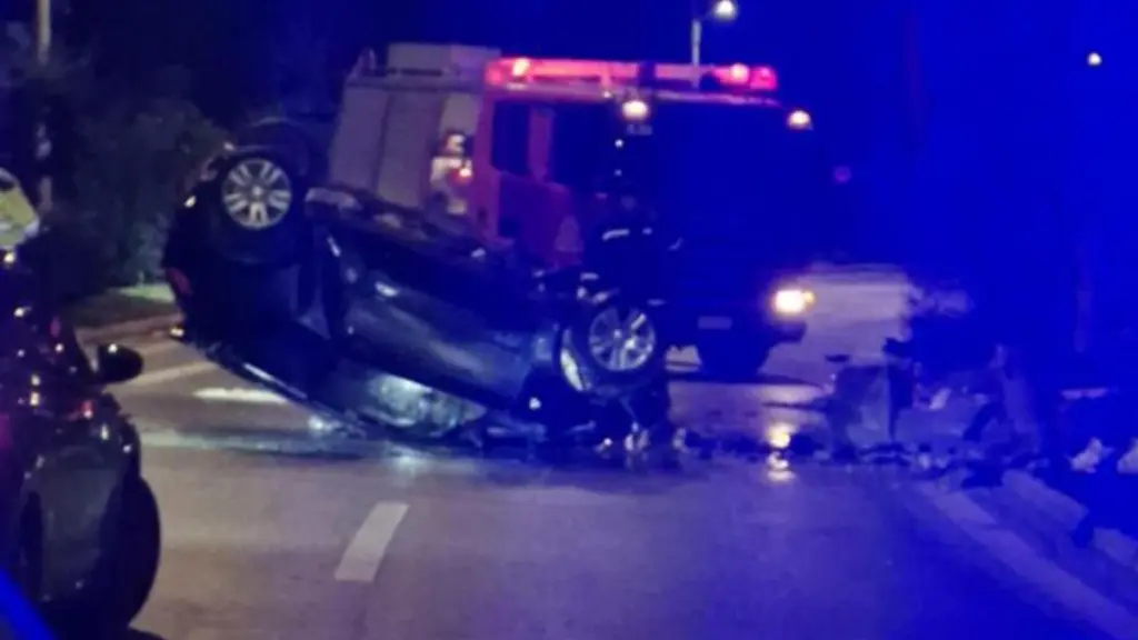 Μαρκόπουλο: Σοκαριστικές εικόνες από το τροχαίο με θύμα 23χρονο οδηγό ΙΧ