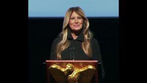 Μελάνια Τραμπ: Πρεμιέρα για το ντοκιμαντέρ της – Όλα όσα έγιναν στο Kennedy Center (βίντεο)