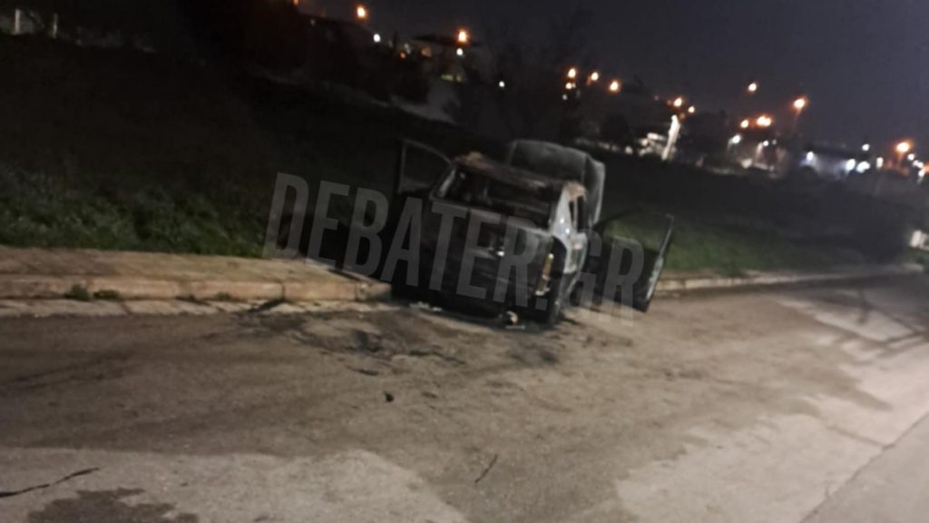 Μενίδι: Μπαράζ εμπρηστικών επιθέσεων σε αυτοκίνητα τα ξημερώματα – Ένα ΙΧ κάηκε ολοσχερώς (εικόνα)