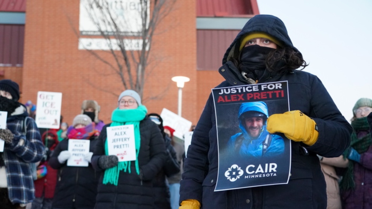 Μινεάπολη: Οι γονείς του 37χρονου καταγγέλλουν τα “αηδιαστικά ψέματα” Τραμπ για την δολοφονία του γιου τους