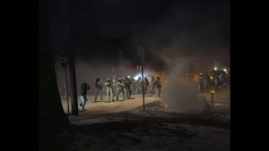 Νέο επεισόδιο με πυροβολισμούς από πράκτορα ICE στην Μινεάπολη: Μετανάστης από την Βενεζουέλα τραυματίστηκε στο πόδι (βίντεο)