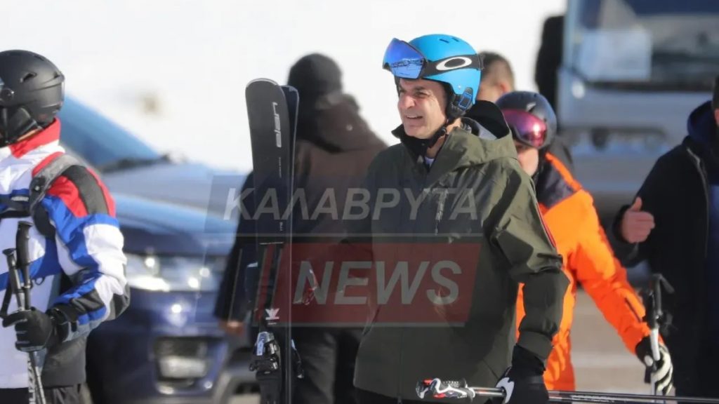 Στο χιονοδρομικό κέντρο Καλαβρύτων για σκι ο Κυριάκος Μητσοτάκης (φωτογραφίες)