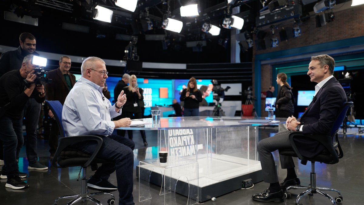 Κυριάκος Μητσοτάκης: «Βλέπω “Emily in Paris”, και γιατί όχι “in Athens”…» – Το spoiler του Πρωθυπουργού