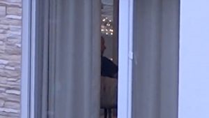 Κραν Μοντανά: Φρουρούμενος στη βίλα του ο ιδιοκτήτης του μπαρ – Μυστήριο με την εγγύηση και την αγορά ακινήτων (βίντεο)