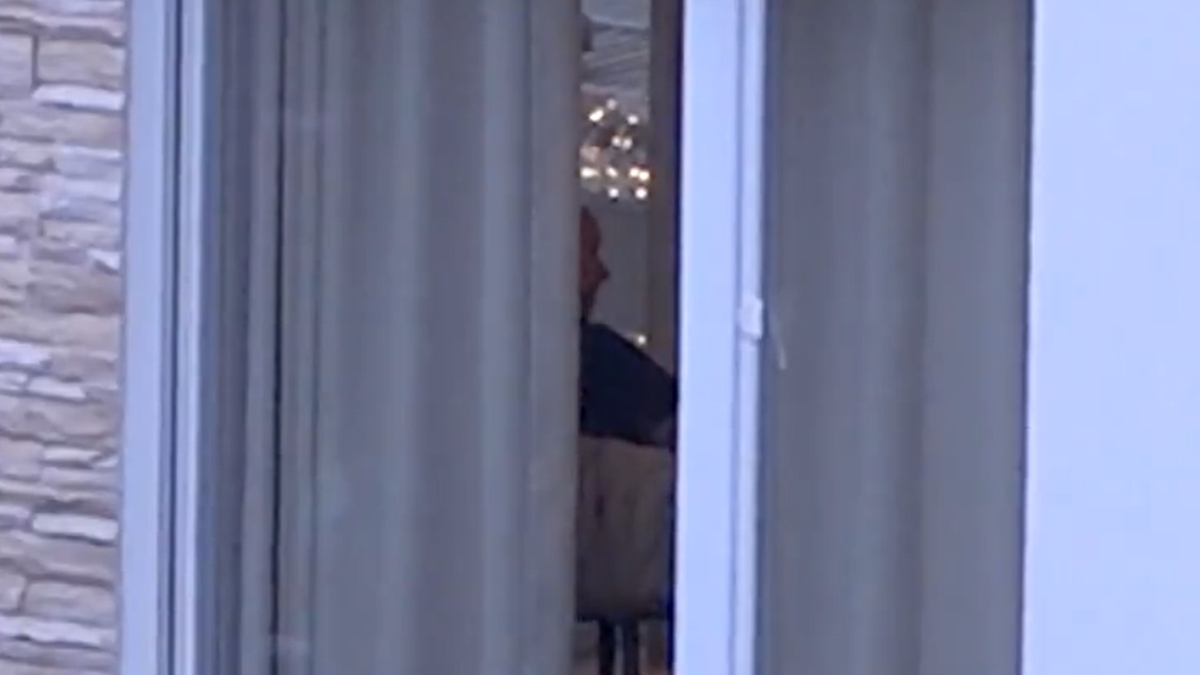 Κραν Μοντανά: Φρουρούμενος στη βίλα του ο ιδιοκτήτης του μπαρ – Μυστήριο με την εγγύηση και την αγορά ακινήτων (βίντεο)