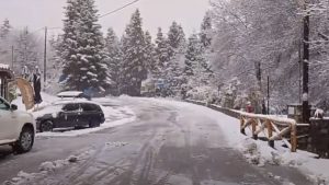 Στα λευκά Πάρνηθα, Φλώρινα και Ναυπακτία – Έπεσε στους -13 η θερμοκρασία στο Νυμφαίο (βίντεο)