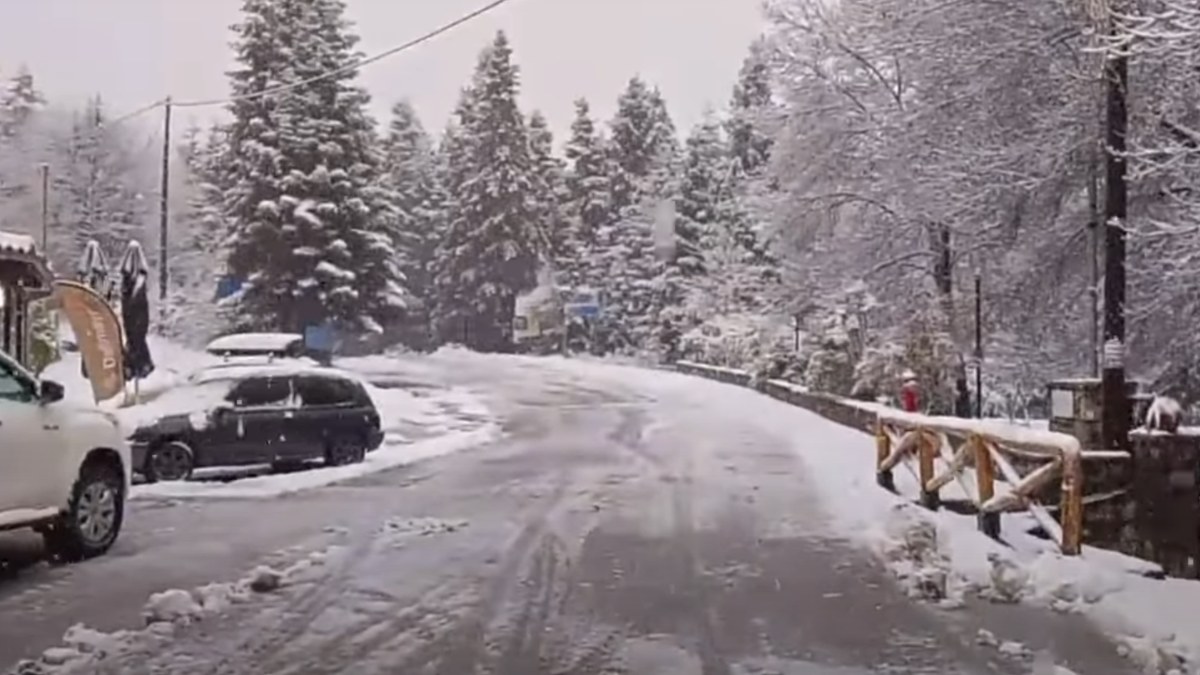 Στα λευκά Πάρνηθα, Φλώρινα και Ναυπακτία – Έπεσε στους -13 η θερμοκρασία στο Νυμφαίο (βίντεο)