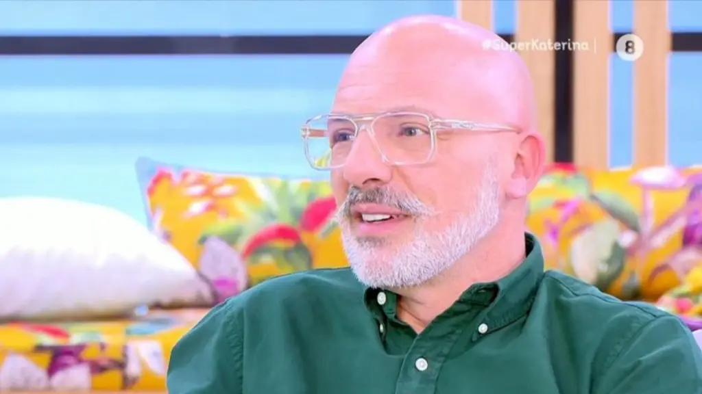 Νίκος Μουτσινάς: «Σε ένα μεγάλο ποσοστό όσων δουλεύουν στην τηλεόραση δίνονται παραπανίσια χρήματα»