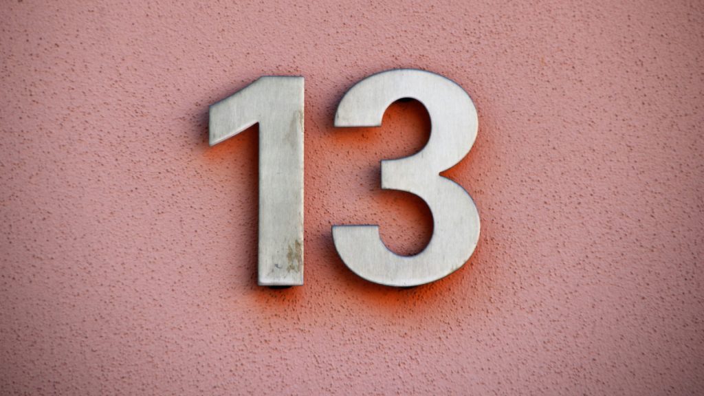 Τρίτη και 13: Γιατί θεωρείται γρουσούζικη η σημερινή ημέρα – Η ιστορία και οι συμβολισμοί