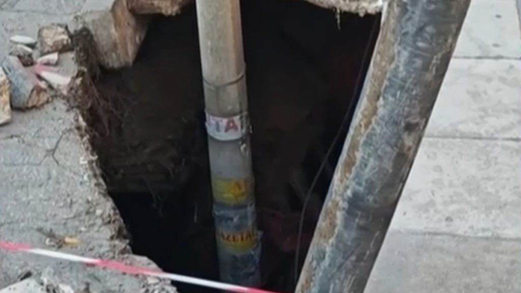 Παγκράτι: Άνοιξε κρατήρας 3 μέτρων σε κεντρικό δρόμο – Τι έδειξε η αυτοψία, συνελήφθη ένας 52χρονος μηχανικός