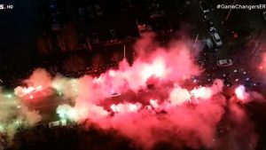 Συγκλονιστικό βίντεο από drone – Η πομπή με τις σορούς των 7 φιλάθλων του ΠΑΟΚ προς την Τούμπα