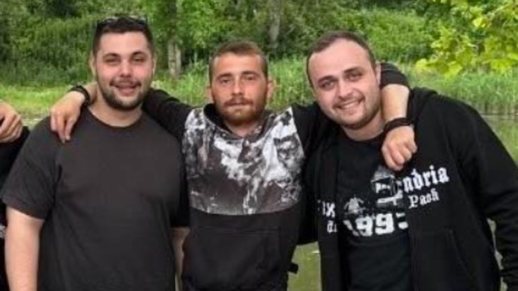 Ο σύνδεσμος του ΠΑΟΚ στην Αλεξάνδρεια αποχαιρέτησε τα 3 “αετόπουλα” – “Χάθηκαν άδικα στον δρόμο”