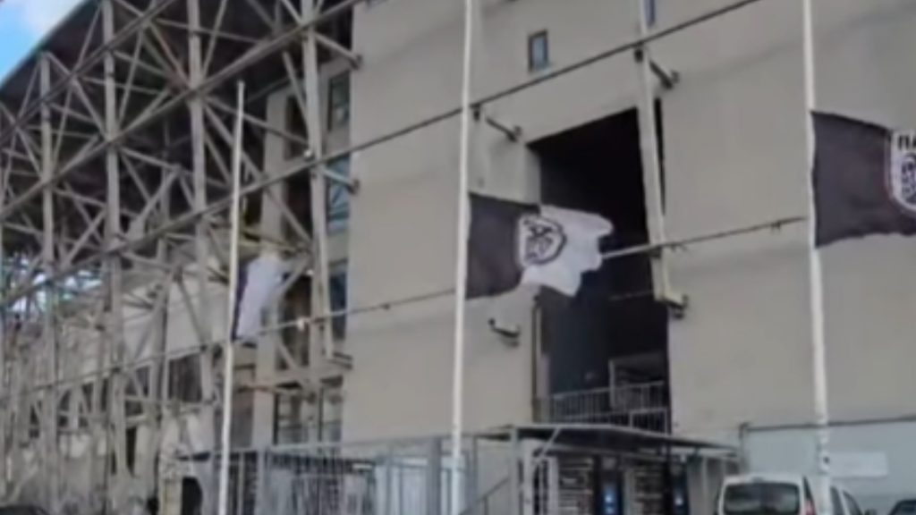 ΠΑΟΚ: Μεσίστιες οι σημαίες στην Τούμπα (Βίντεο)