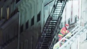 Σκηνές πανικού στο Παρίσι από κατάρρευση ορόφου σε κτίριο με πάρτι – 19 τραυματίες