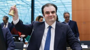 Πιερρακάκης: Το βίντεο από το πρώτο του Eurogroup ως πρόεδρος – “Πολλές προκλήσεις, κοινή βούληση για συνεργασία”