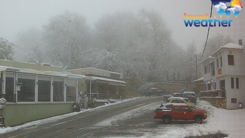 “Λευκό πέπλο” έπεσε σε Πάρνηθα, Πήλιο και Εύβοια – Δείτε τις εντυπωσιακές εικόνες