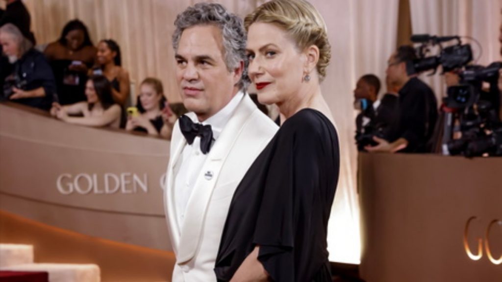 Χρυσές Σφαίρες 2026: Μαρκ Ράφαλο και Τζιν Σμαρτ φόρεσαν κονκάρδα για την Ρενέ Γκουντ που δολοφονήθηκε από πράκτορα της ICE στη Μινεάπολη