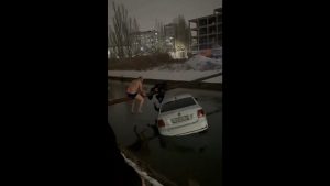 Ρωσία: Δραματική διάσωση παιδιού από όχημα που παρασύρθηκε από ορμητικά νερά (βίντεο)