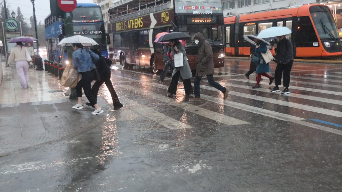 Καιρός: Ισχυρές βροχές και χαλαζοπτώσεις τις επόμενες ώρες – Επικαιροποιήθηκε το έκτακτο δελτίο της ΕΜΥ