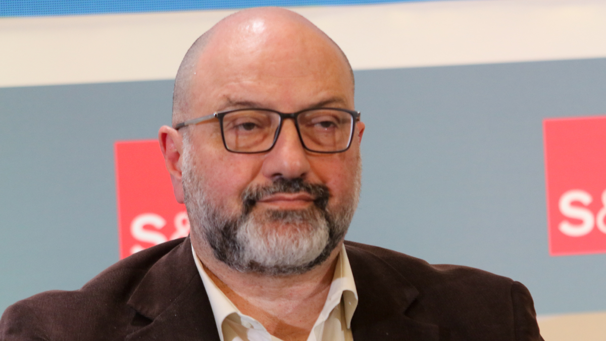 Σάκης Αρναούτογλου: Το δημόσιο μήνυμα για τον θάνατο της μητέρας του – Η επιθυμία της οικογένειας