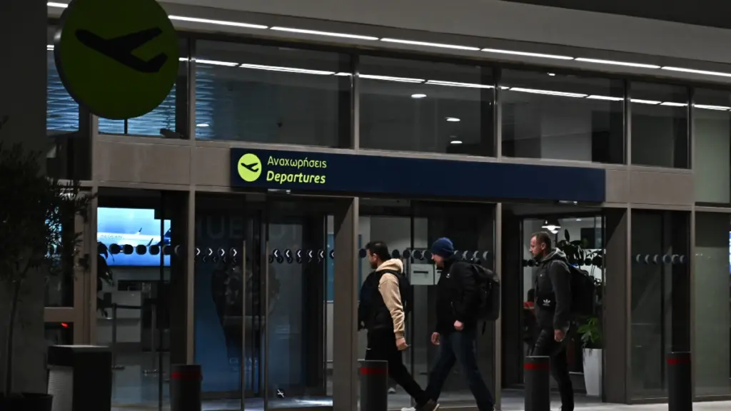 Κλειστά από σήμερα τα αεροδρόμια Κέρκυρας και Σαντορίνης λόγω εργασιών